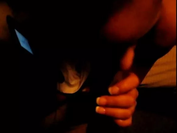 Saala xuuxxee bilbilaan nama ishee waliin porn gurraacha waliin haasa'a.