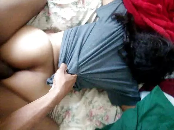 Viidiyoowwan qaama saalaa gurraacha xixiqqoo dhiyeenya waliin.